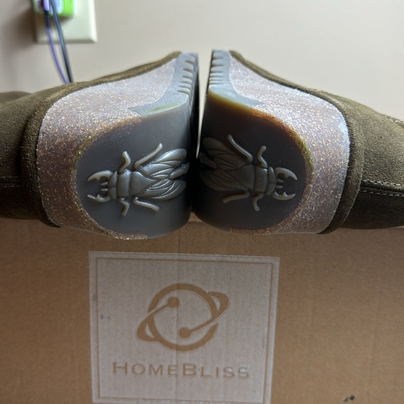 NWT • FLY London • Women's Classic Boots • Diesel Oil Suede • 🤎 Size 39 • 🤩 - Picture 10 of 17